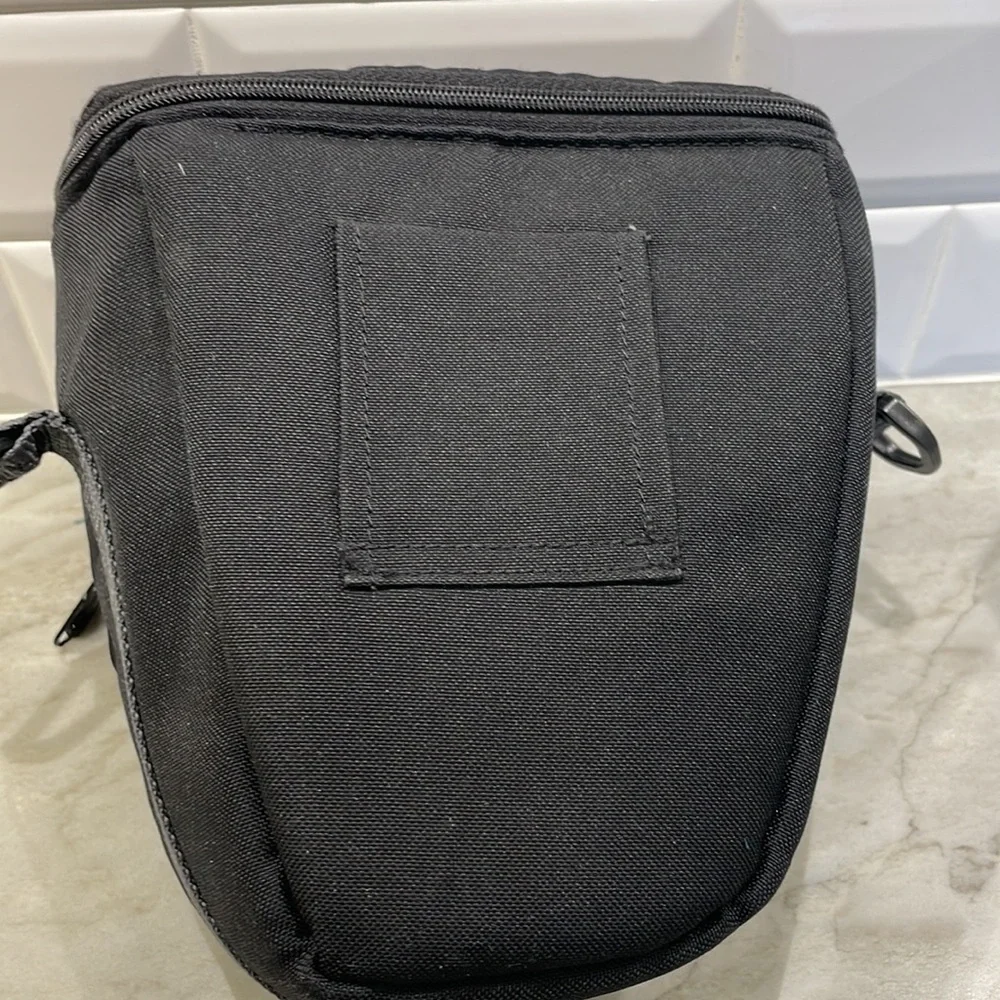 Quantaray Camera case w shoulder strap